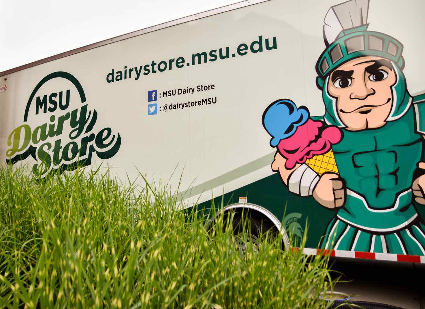 Dairy Store ice cream truck)